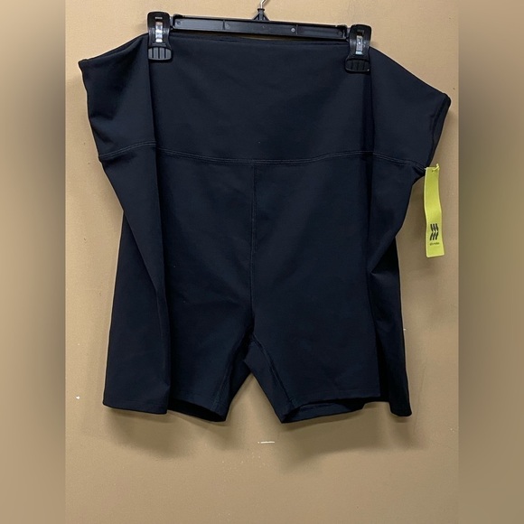 All In Motion Womens Black Brushed Biker Shorts Size 4X NWT - Picture 1 of 4